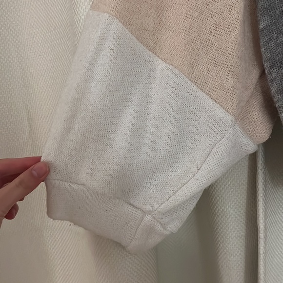 Colorblock Sweater - Picture 3 of 4